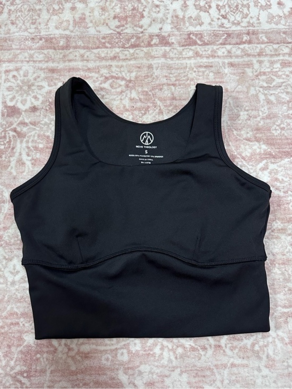 NWOT 🖤 Cropped Workout Top